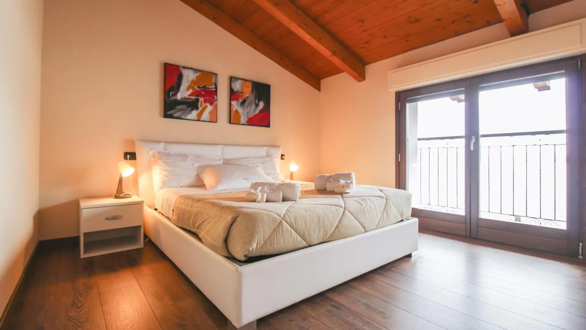 Appartamento Al Porto Pianello Del Lario 0*,